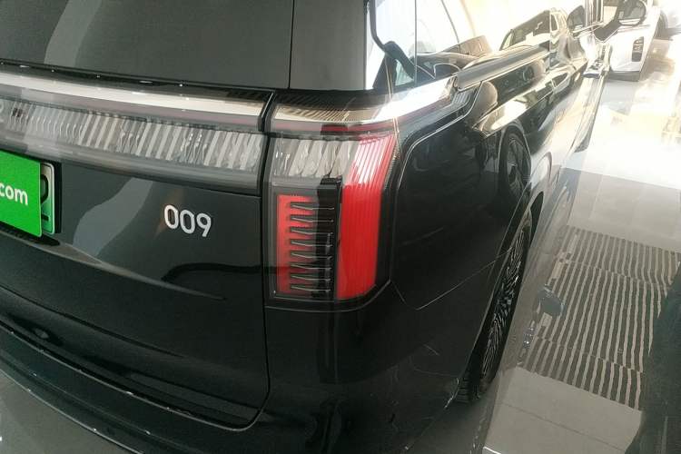 Used Zeekr 009 2022 WE Edition
