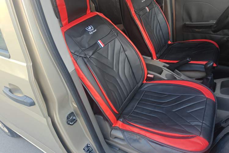 Used Wuling Rongguang V 2016 1.5L Practical Version Non-Power-Assisted
