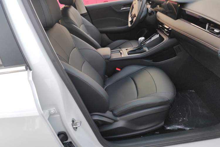 Used Roewe i5 2023 1.5L CVT Luxury Edition
