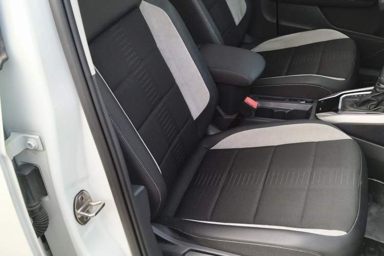 Used Volkswagen T-ROC 2018 230TSI DSG Two-Wheel Drive Advanced Version China V Standard
