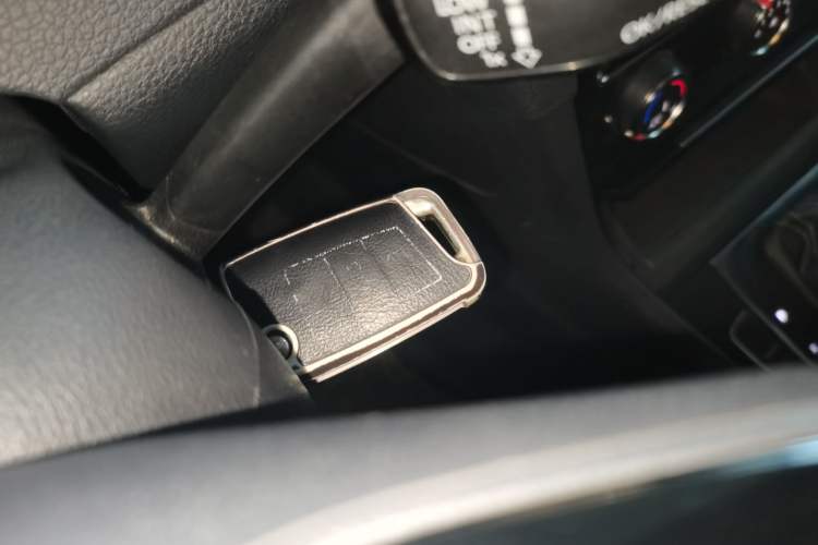 Used Volkswagen Golf 2017 1.6L Automatic Comfort Million-Vehicle Anniversary Edition
