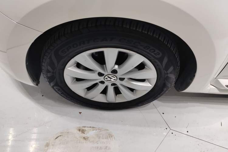 Used Volkswagen Beetle 2015 180TSI model
