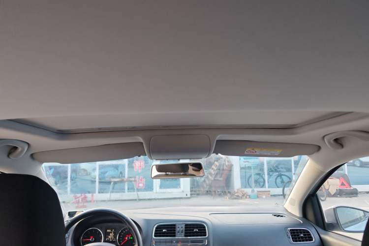 Used Volkswagen Polo 2016 1.6L Automatic Comfort Model