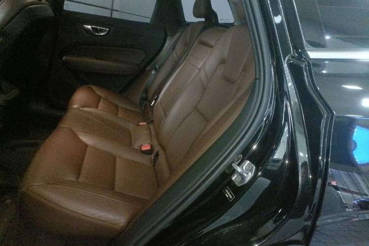 Used Volvo XC60 2019 T5 4x4 Zhiyuan Edition China VI Standard