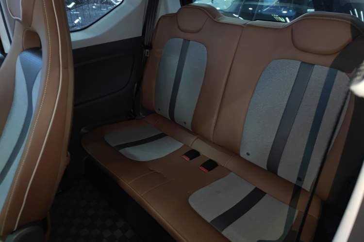 Used Wuling Hongguang MINIEV 2022 GAMEBOY 200km Gaming Edition with Lithium Iron Phosphate
