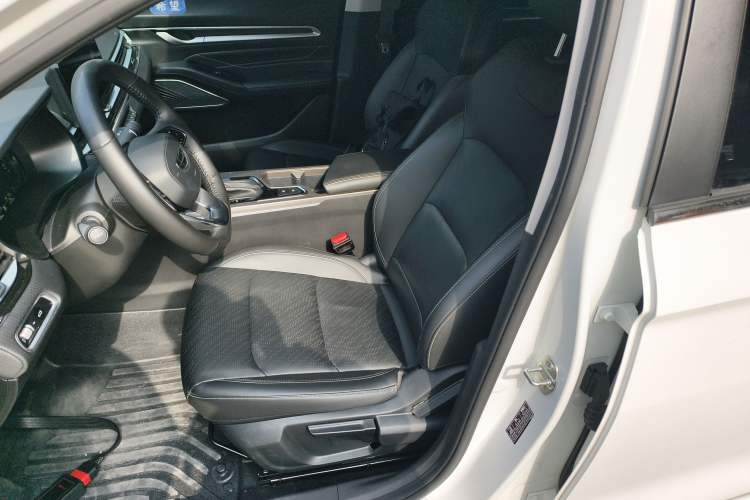 Used Geely Auto Emgrand 2022 4th Generation 1.5L CVT Luxury Model
