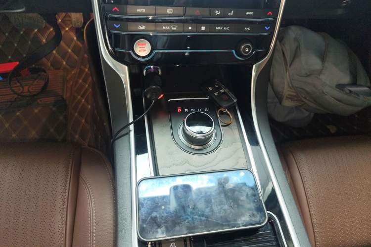 Used Jaguar XFL 2019 XFL 2.0T 250 PS Two-Wheel-Drive Luxury Edition
