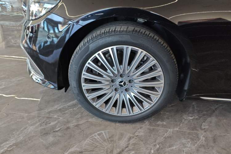 Used Mercedes-Benz E-Class 2023 Updated E 300 L Fashion Edition
