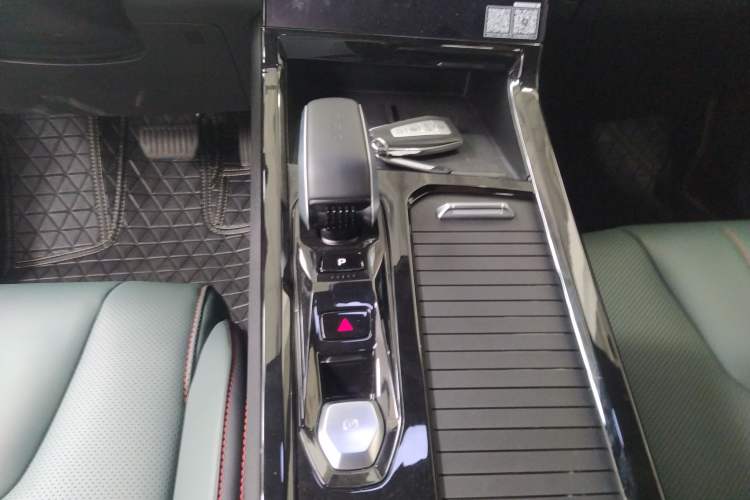 Used Geely Auto Emgrand X7 Sport 2024 1.5TD Smart Connect+
