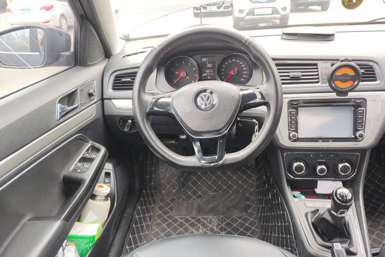 Used Volkswagen Lavida 2015 1.6L Manual Comfort Edition