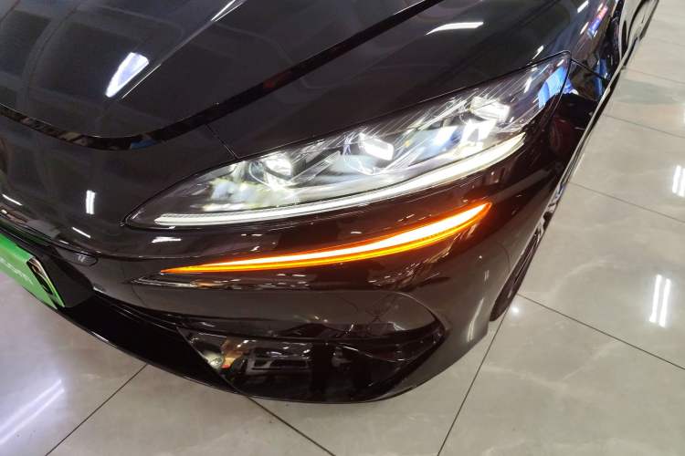 Used Denza Z9 2024 1100 km Four-Wheel Drive Max Version
