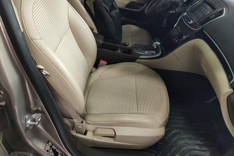 Used Buick Regal 2015 2.0L Leading Fashion Edition
