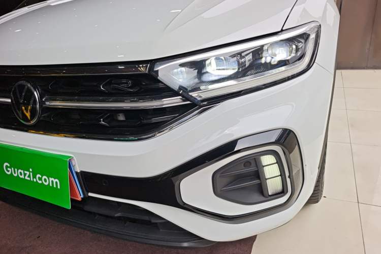 Used Volkswagen T-ROC 2023 300TSI DSG Two-Wheel-Drive Chen Guang Edition
