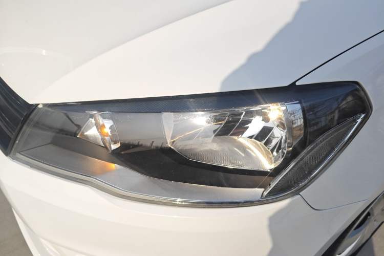 Used Volkswagen Jetta 2015 Value Edition 1.6L Manual Fashionable Style
