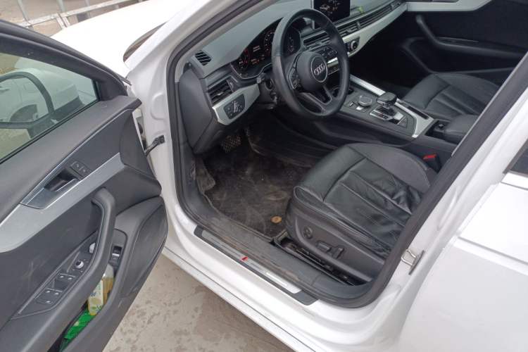 Used Audi A4L 2019 40 TFSI Fashion Edition China VI Emission Standard
