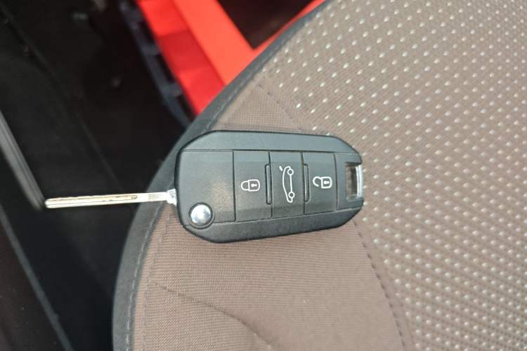 Used Peugeot 2008 2014 1.6L Automatic Fashion Edition