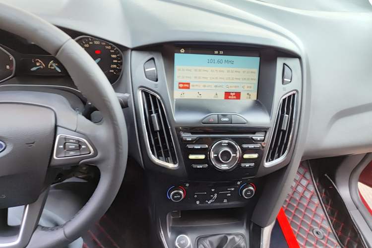 Used Ford Focus 2017 Sedan 1.6L Manual Fashion Edition Smart Drive Version
