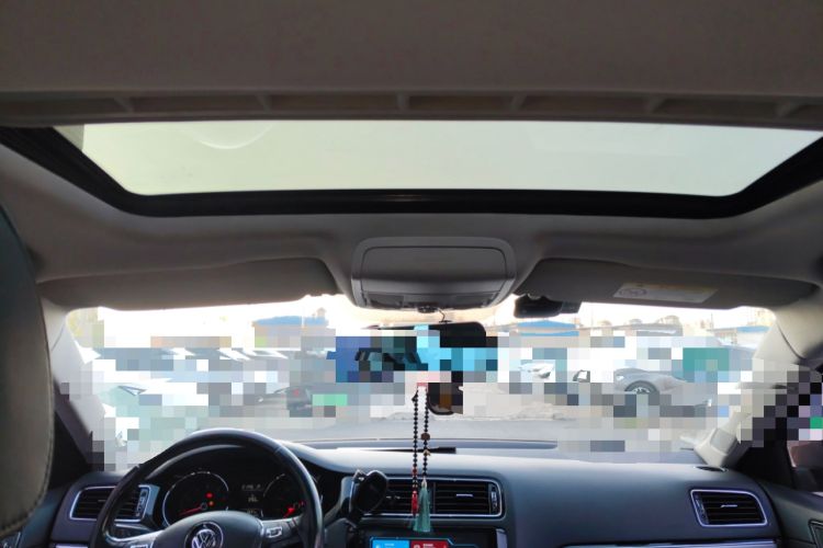 Used Volkswagen Sagitar 2017 230TSI Automatic Comfort Version
