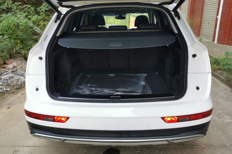 Used Audi Q5L 2022 40T Fashionable and Elegant Model
