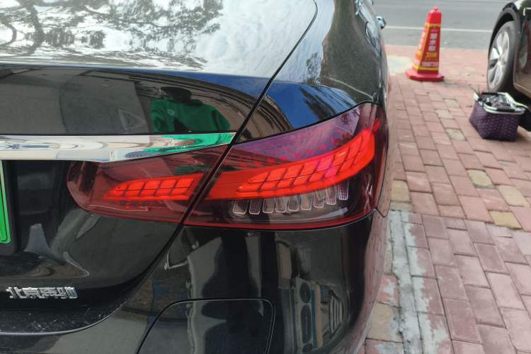 Used Mercedes-Benz E-Class New Energy 2022 Restyled E 350 e L Plug-in Hybrid Sedan
