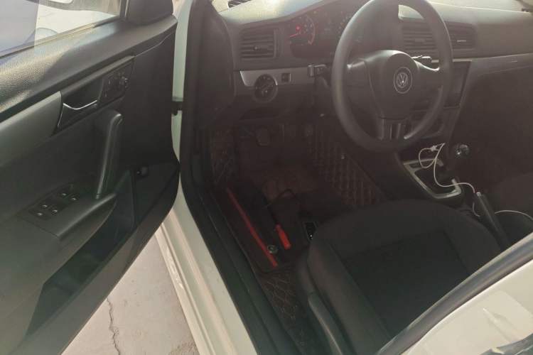 Used Volkswagen Lavida 2017 1.6L Manual Fashion Edition
