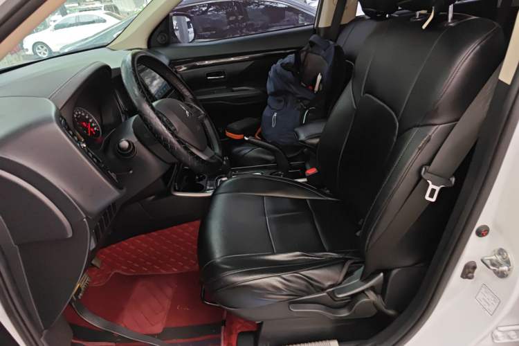 Used Mitsubishi Outlander 2021 Revised Version 2.0L Two-Wheel Drive Comfort Edition 5 Seats
