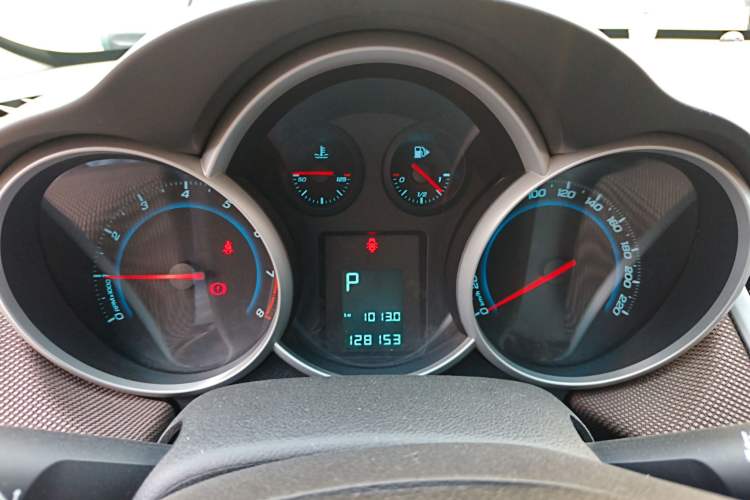 Used Chevrolet Cruze 2015 Hatchback 1.6L Automatic Comfort Edition