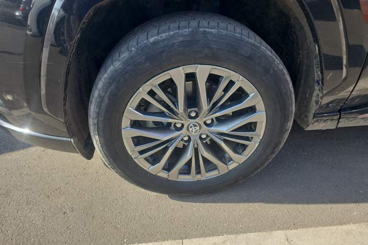 Used Toyota Wildlander 2024 2.0L CVT Two-Wheel Drive Luxury PLUS Edition