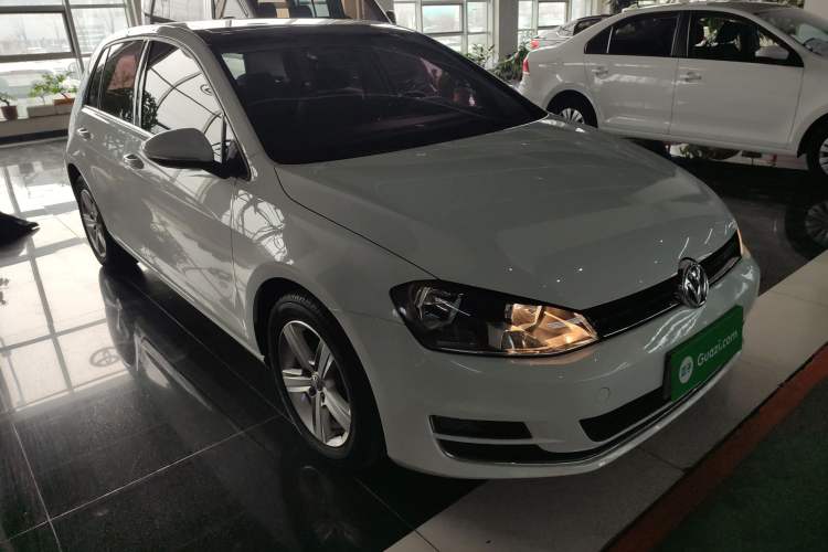 Used Volkswagen Golf 2016 230TSI Automatic Comfort Version
