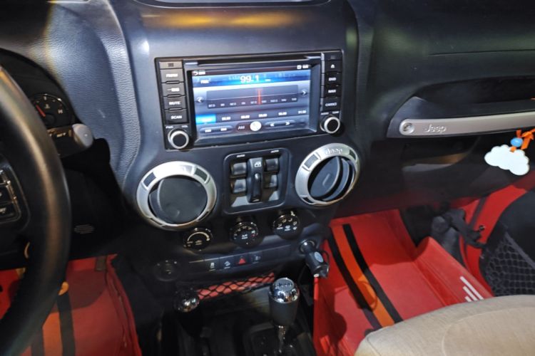 Used Jeep Wrangler 2014 2.8TD Sahara Four-Door Edition
