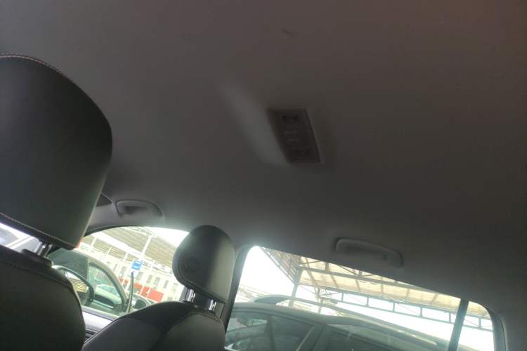 Used Volkswagen Tiguan L 2019 330TSI Automatic Two-Wheel Drive Luxury Edition China V Standard
