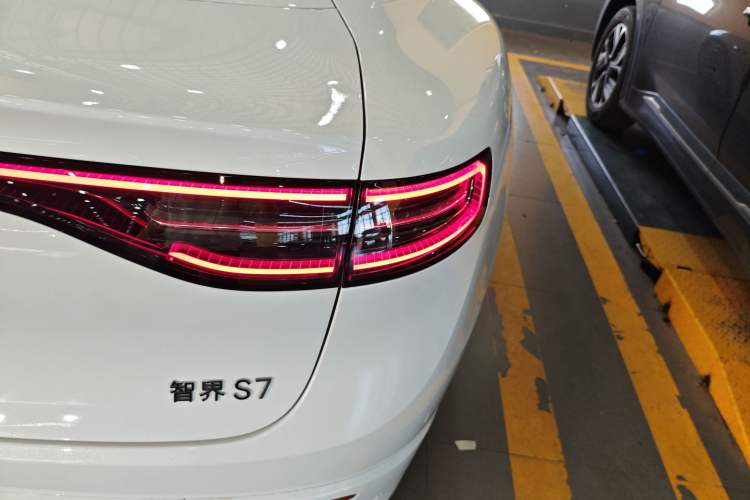 Used Hima Luxeed S7 2024 Pro Model
