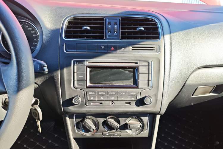 Used Volkswagen Polo 2014 1.4L Automatic Comfort Edition
