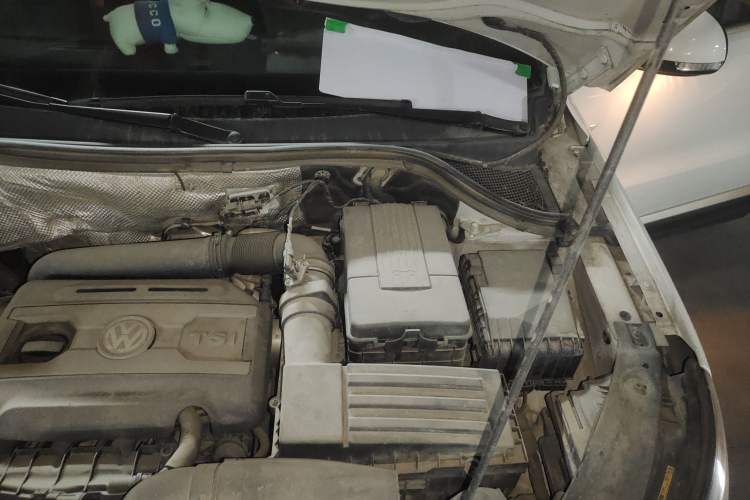 Used Volkswagen Tiguan 2015 1.8TSI Automatic All-Wheel-Drive Luxury Model
