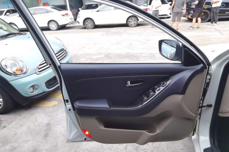 Used Hyundai Celesta 2015 1.6L Automatic Luxury Model
