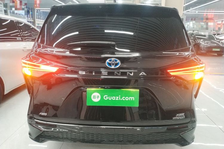 Used Toyota Sienna 2021 2.5L Hybrid Premium Edition
