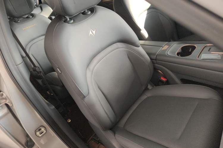 Used  eπ008 2024 210Max Range-Extended Version 6 Seats