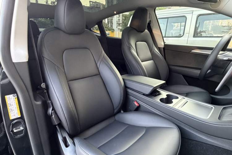 Used Tesla Model Y 2024 Long-Range All-Wheel-Drive Version