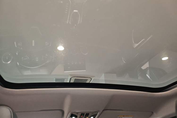 Used Wey VV5 2019 1.5T Two-Wheel Drive Color Pioneer
