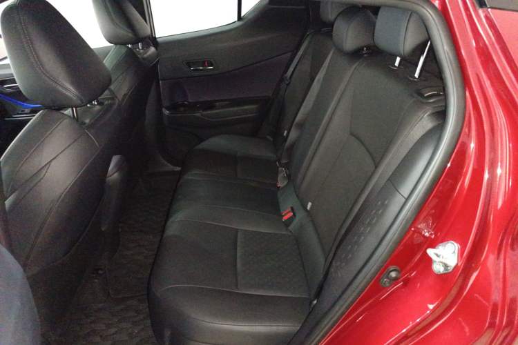 Used Toyota IZOA 2020 2.0L Yichi Version
