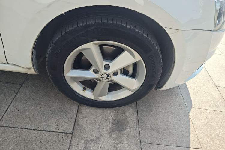 Used Skoda Octavia 2017 1.6L Manual Front-Wheel-Drive Version
