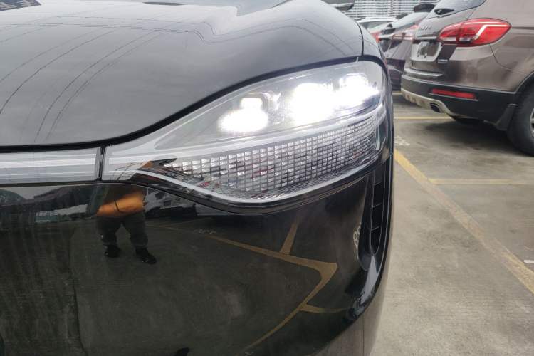 Used Hima AITO M9 2024 Range-Extended Ultra Version 52 kWh 5-Seater Model
