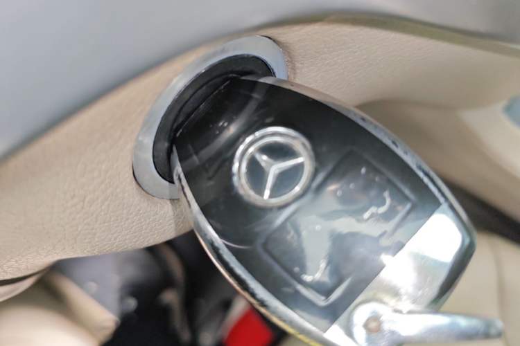 Used Mercedes-Benz M-Class 2014 ML 320 4MATIC
