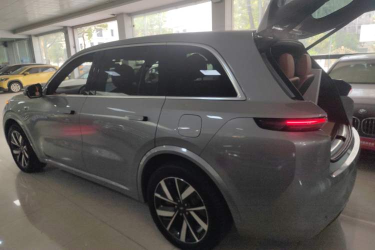 Used Li Auto L8 2023 Air model
