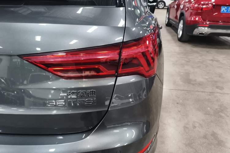 Used Audi Q3 2021 35 TFSI Fashion Dynamic Model