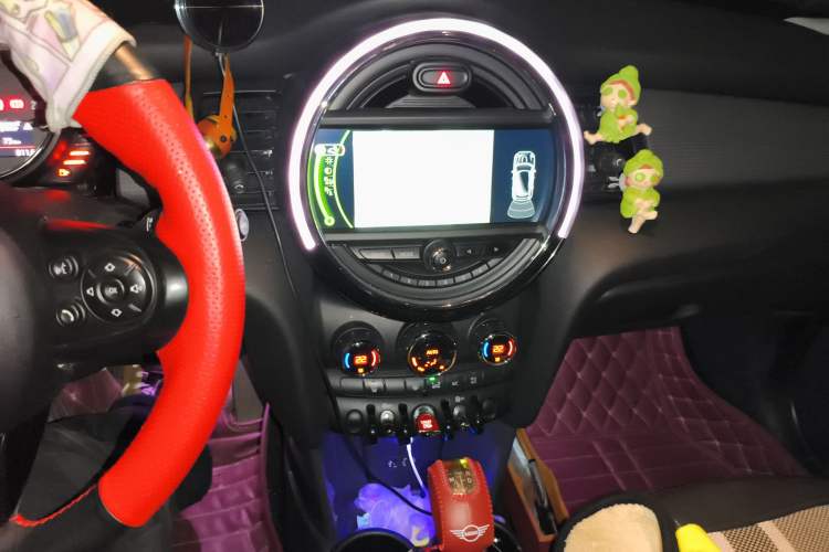 Used  MINI 2016 1.5T COOPER Pioneer Edition Five-Door Model