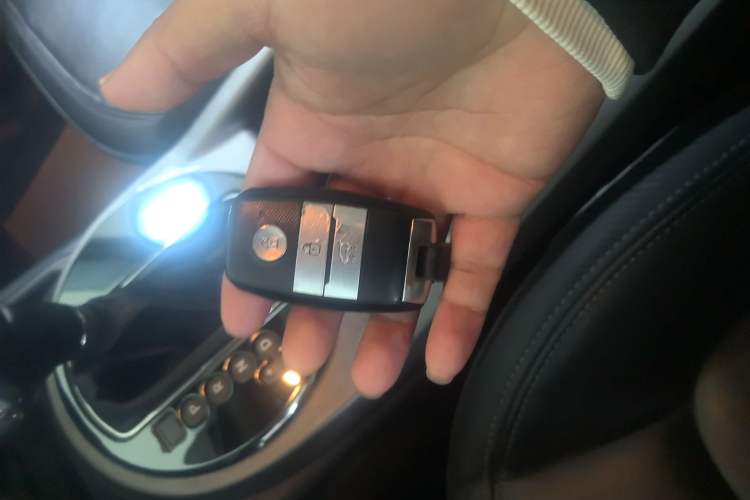 Used Kia Sportage R 2015 2.0L Automatic Two-Wheel Drive DLX Model