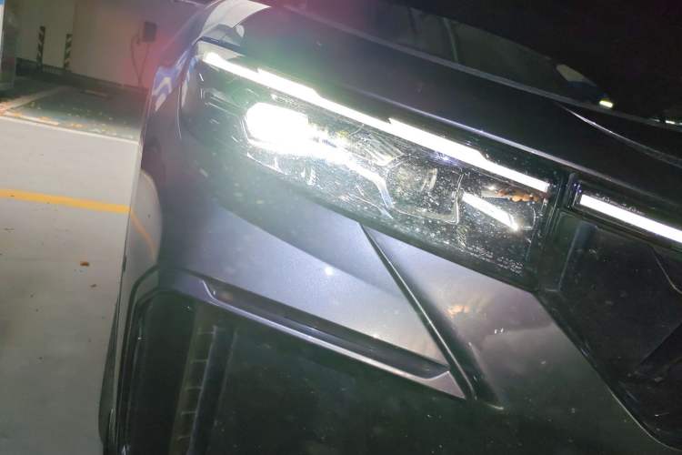 Used VOYAH FREE 2025 318 318 km Rear-Drive Touring Edition