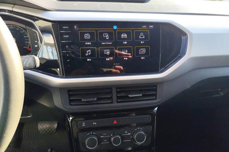 Used Volkswagen Tacqua 2021 200TSI DSG JoyConnect Edition
