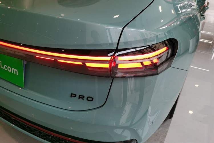 Used Volkswagen Passat 2025 Pro 380TSI Starry Dragon Luxury Edition
